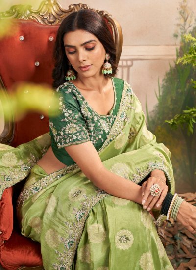 Border Silk Trendy Saree in Green