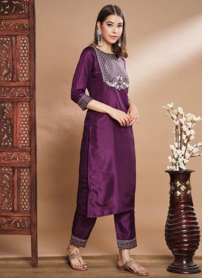 Breathtaking Purple Embroidered Silk Blend Salwar Kameez