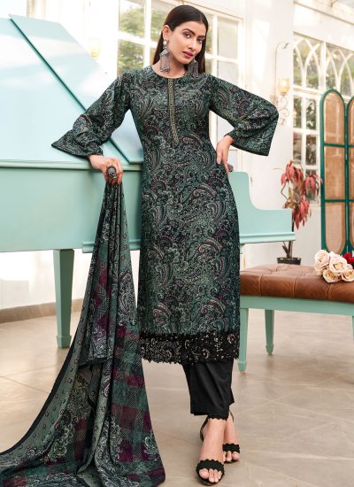 Dazzling Resham Velvet Salwar Suit