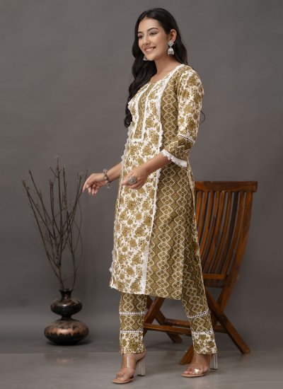 Elegant Embroidered Party Pant Style Suit