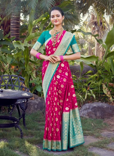 Eye-Catchy Crepe Silk Designer Traditional Saree