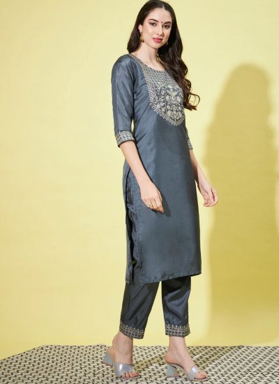 Invigorating Embroidered Silk Blend Readymade Salwar Kameez