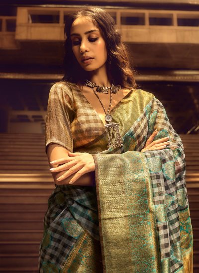 Invigorating Weaving Green Handloom silk Trendy Saree