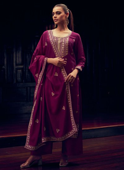 Spellbinding Silk Pakistani Salwar Suit