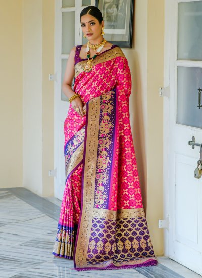 Trendy Saree Woven Banarasi Silk in Rani
