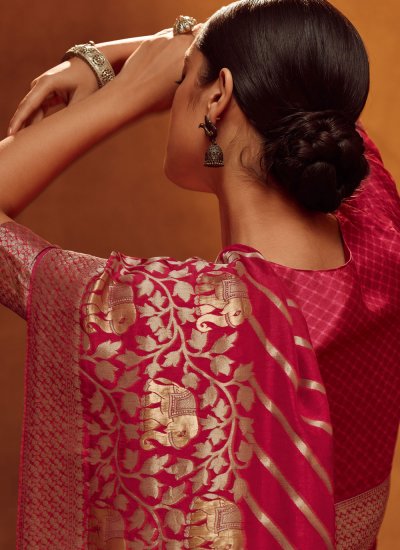 Viscose Woven Classic Saree in Pink