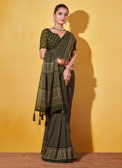 Aesthetic Georgette Green Foil Print Classic Saree