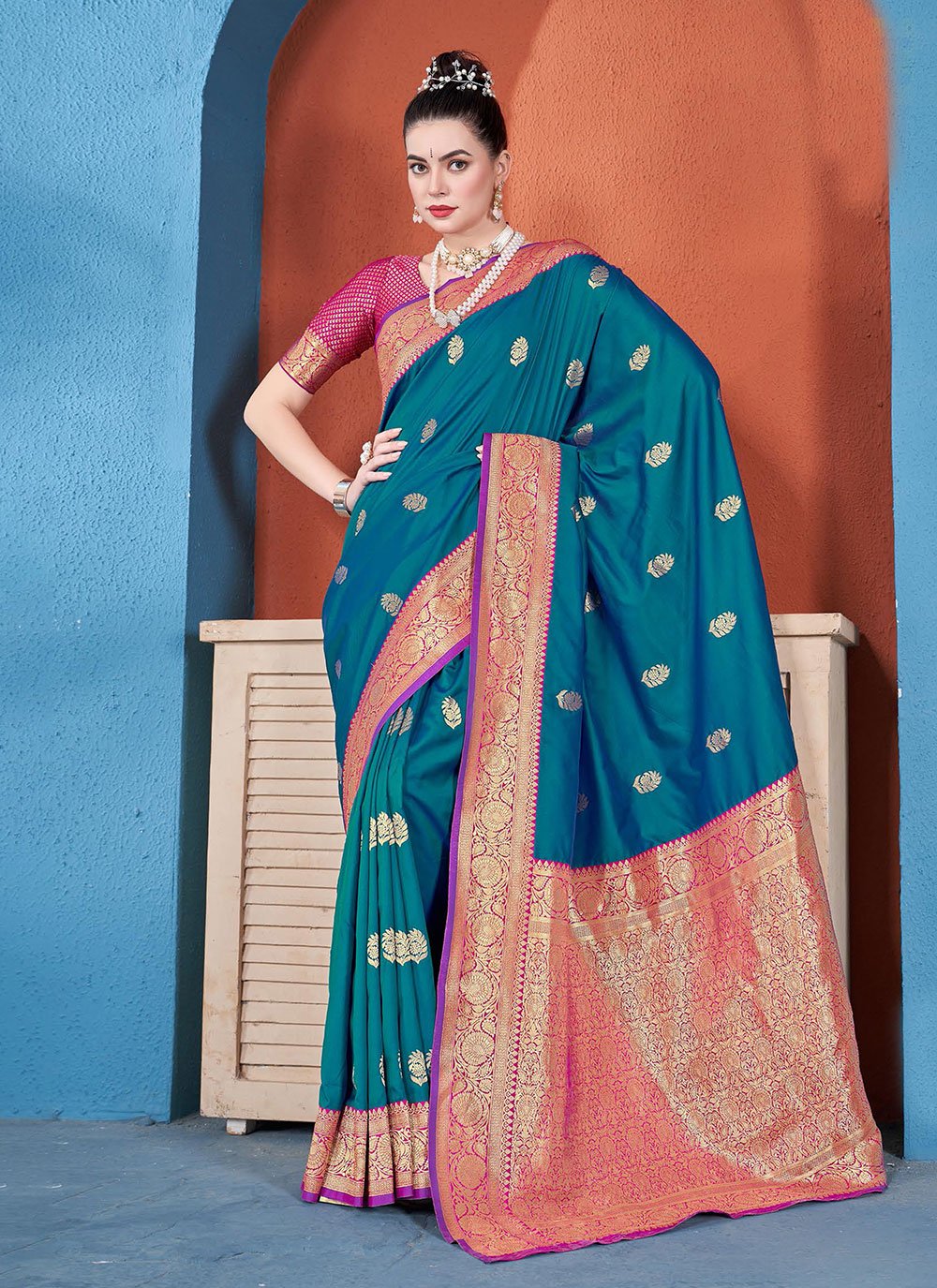 Beautiful Designer Saree on premium Dolla silk – ShopLance