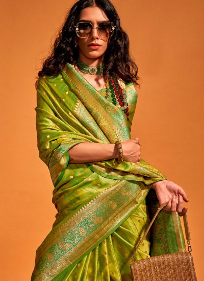 Trendy Saree Weaving Handloom silk in Green