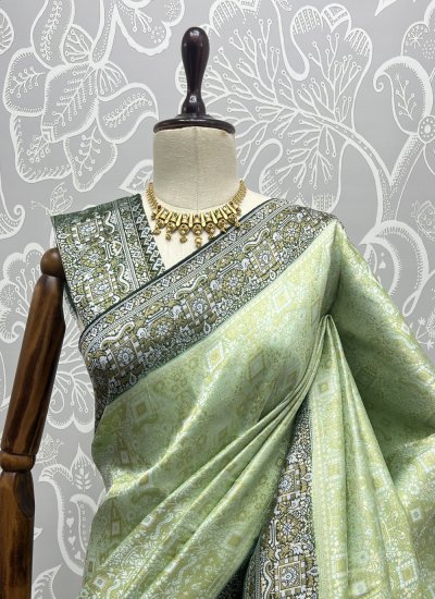 Arresting Kanjivaram Silk Thread Contemporary Style Saree
