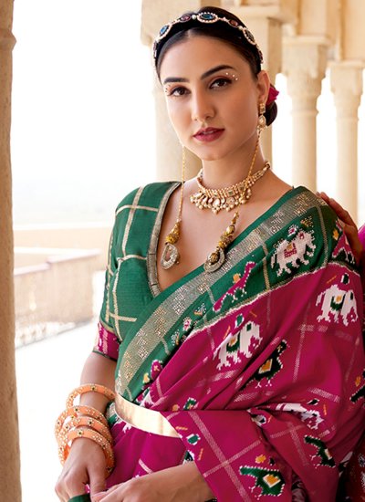 Artistic Patola Silk  Weaving Magenta Designer Saree
