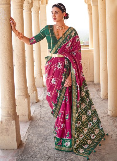 Artistic Patola Silk  Weaving Magenta Designer Saree