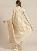 Attractive Silk Ceremonial Traditional Designer Saree