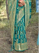 Auspicious Weaving Designer Traditional Saree