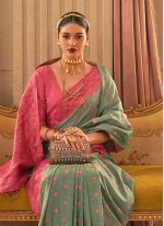 Beautiful Weaving Trendy Saree