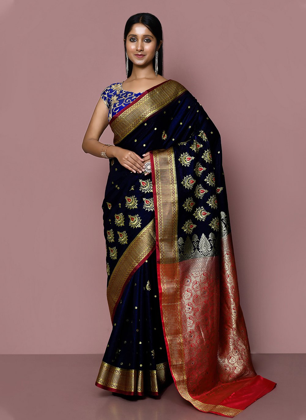 Buy Trendy Black Kanjivaram Sarees Online in India | Karagiri