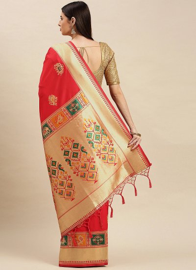 Blooming Weaving Banarasi Silk Red Designer Traditional Saree