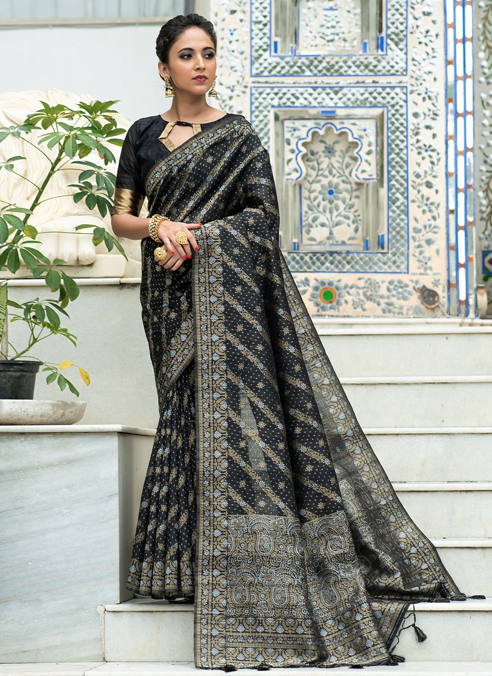 Buy Delectable Black Zari Woven Embellished Saree Online -Inddus.in.