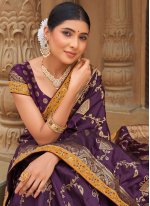Chic Weaving Banarasi Silk Designer Saree