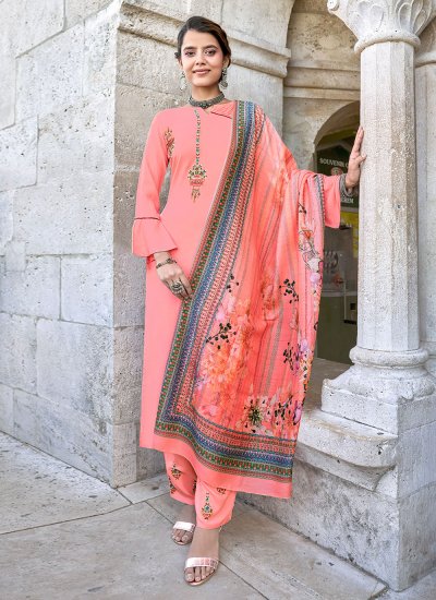 Compelling Salwar Suit For Festival