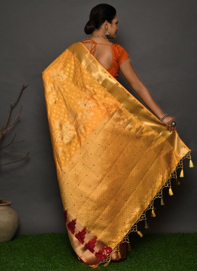 
                            Delectable Handwork Yellow Traditional Saree