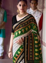 Delectable Patola Silk  Designer Saree