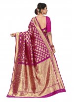 Delectable Silk Saree For Engagement