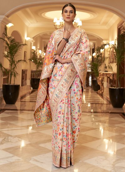 Distinctively Peach Handloom silk Trendy Saree