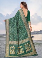 Enthralling Woven Banarasi Silk Green Traditional Saree
