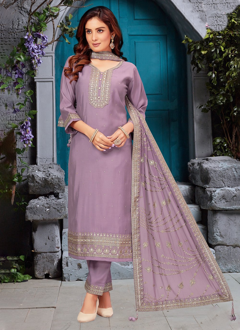 Embroidery Designs Purple Color Art Silk Fabric Function Wear Patiala Salwar  Suit