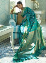 Exceptional Silk Traditional Saree