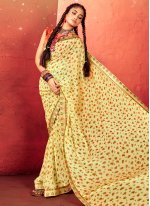 Exceptional Yellow Floral Print Printed Saree