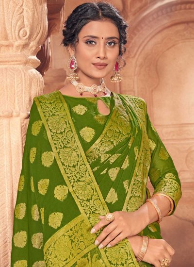 Eye-Catchy Green Ceremonial Classic Saree