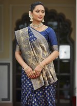 Fab Traditional Saree For Festival