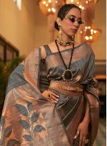 Fabulous Zari Handloom silk Grey Saree