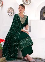 Fascinating Green Wedding Designer Pakistani Salwar Suit