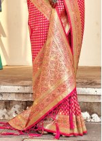 Fashionable Banarasi Silk Weaving Traditional Saree