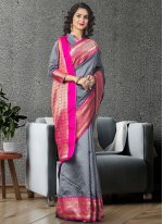 Fashionable Silk Traditional Designer Saree