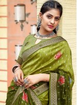 Faux Georgette Foil Print Shaded Saree in Green