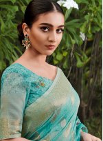 Flattering Silk Weaving Trendy Saree