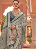 Glamorous Designer Saree For Mehndi