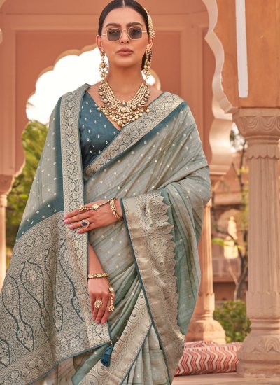 
                            Glamorous Designer Saree For Mehndi
