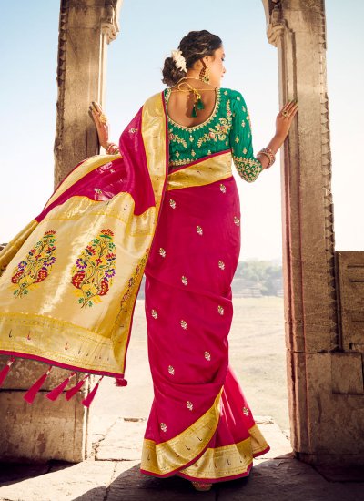 Gleaming Weaving Traditional Saree