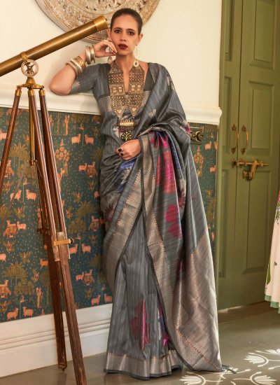 Gorgonize Weaving Handloom silk Trendy Saree