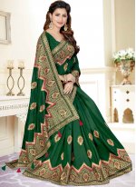 Gripping Patch Border Green Traditional Saree