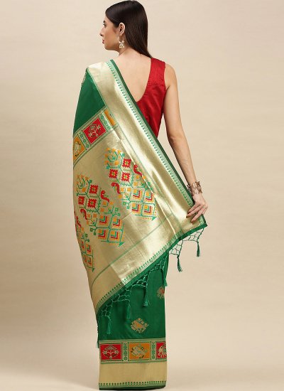Gripping Weaving Green Traditional Saree