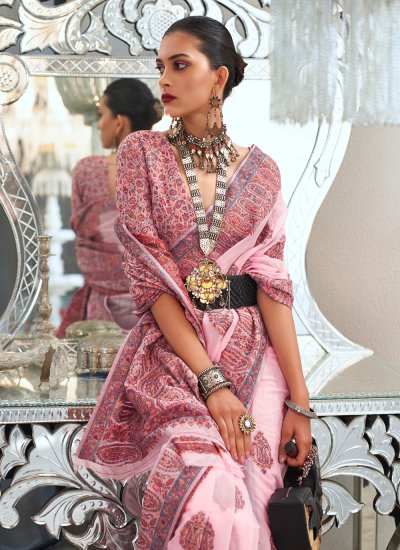Handloom silk Classic Saree in Pink