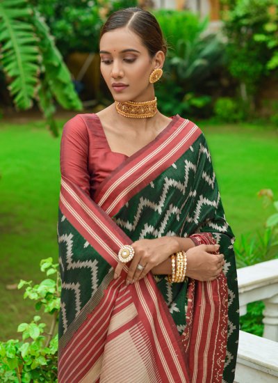 Handloom silk Green Contemporary Style Saree