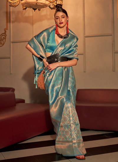 Handloom silk Weaving Contemporary Style Saree in Blue