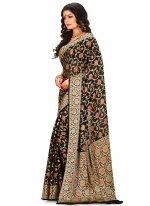 Hypnotizing Banarasi Silk Weaving Black Classic Saree